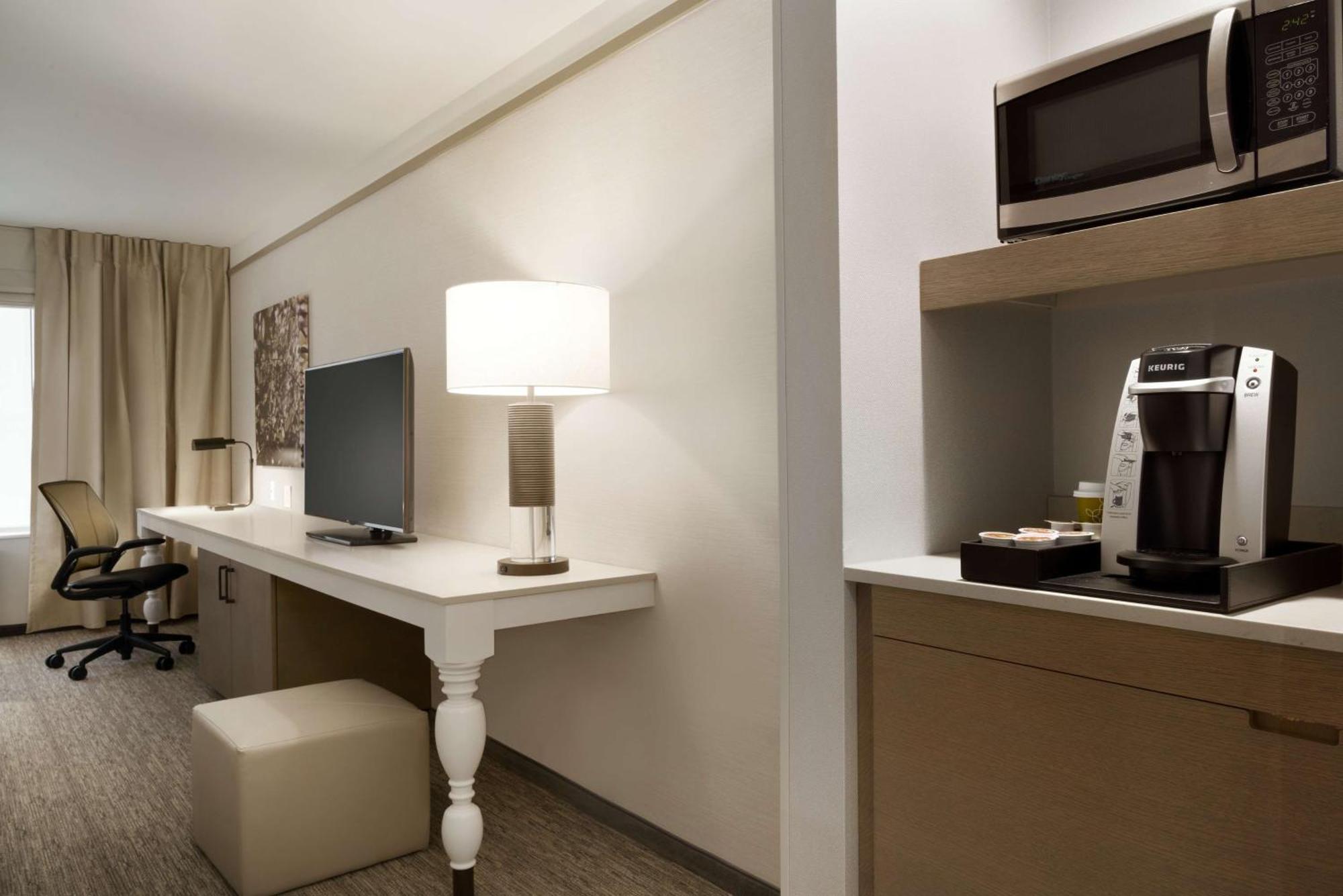 Hilton Garden Inn Newtown Square Radnor Экстерьер фото