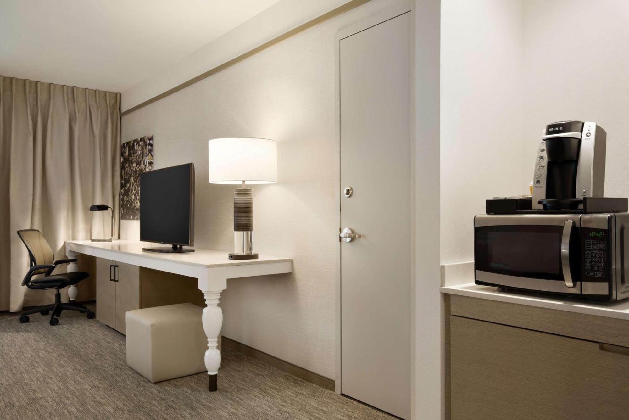 Hilton Garden Inn Newtown Square Radnor Экстерьер фото