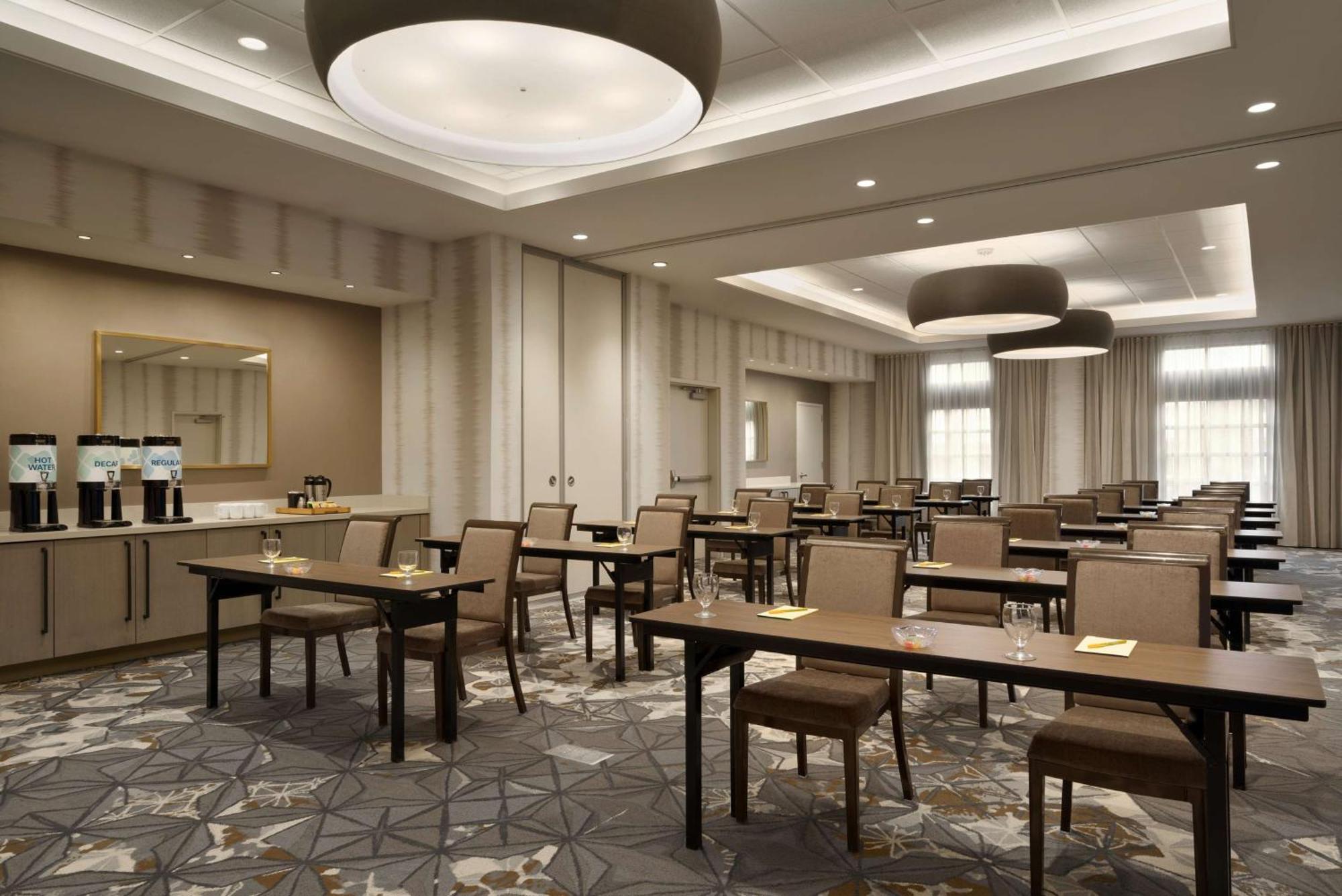 Hilton Garden Inn Newtown Square Radnor Экстерьер фото